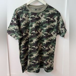 Men’s camouflage print crewneck t-shirt size M